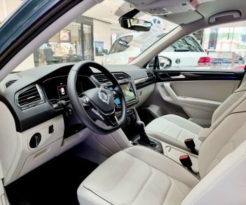 Volkswagen Tiguan 2022 - Giảm 50% trước bạ, 5 năm bảo dưỡng miễn phí, trả góp 0% lãi suất, xe sẵn giao ngay