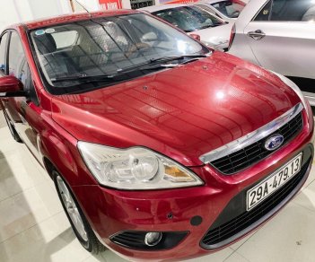 Ford Focus 2011 - Xe màu đỏ