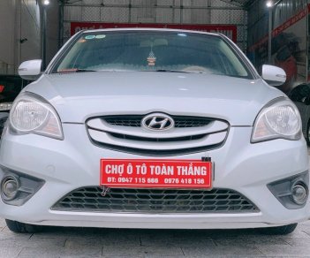 Hyundai Verna 2010 - Xe màu bạc