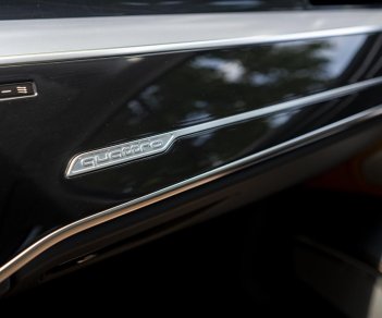 Audi S8 2020 - Xe màu trắng