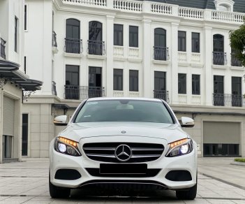 Mercedes-Benz 2018 - Ngoại thất trắng - Đầy đủ trang bị