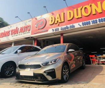 Kia Cerato 2019 - Xe màu vàng cát, giá 605tr