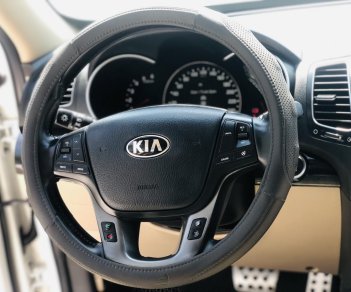 Kia Sorento 2017 - Xe màu trắng, 765 triệu