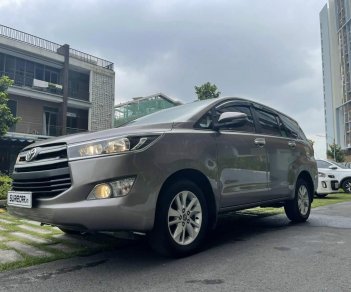 Toyota Innova 2019 - Màu xám giá cạnh tranh