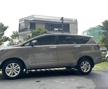Toyota Innova 2019 - Màu xám giá cạnh tranh
