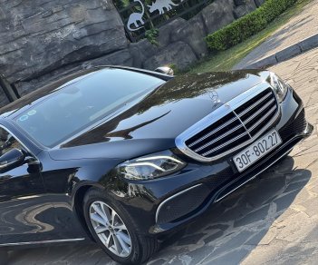 Mercedes-Benz 2018 - Cần bán xe màu đen