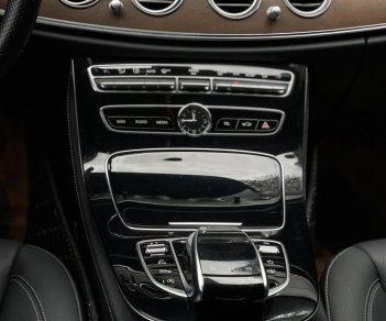 Mercedes-Benz 2017 - Cần bán gấp xe lăn bánh 4,3 vạn km