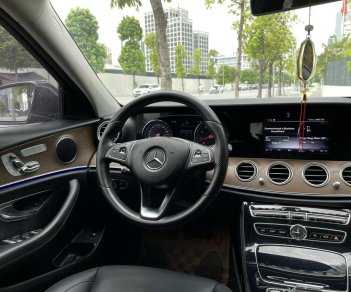 Mercedes-Benz 2017 - Cần bán gấp xe lăn bánh 4,3 vạn km