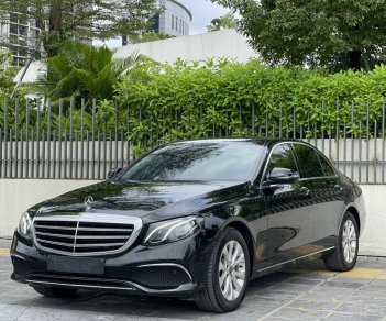 Mercedes-Benz 2017 - Cần bán gấp xe lăn bánh 4,3 vạn km