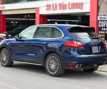 Porsche Cayenne 2010 - Màu xanh coban độc đáo