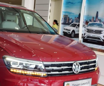 Volkswagen Tiguan 2022 - Giảm 50% thuế TB, tặng 5 năm bảo dưỡng, tặng dán film 3M, tặng phủ Nano
