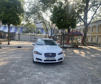 Jaguar XF 2013 - Xe màu trắng, xe nhập