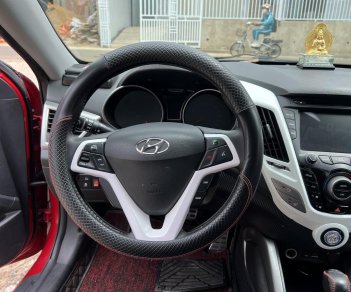 Hyundai Veloster 2011 - Cần bán xe màu đỏ