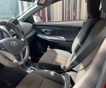 Toyota Yaris 2017 - Xe màu đỏ, nhập khẩu nguyên chiếc giá cạnh tranh