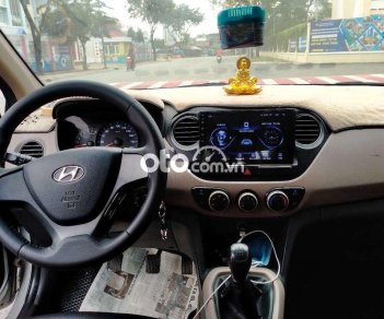 Hyundai Grand i10 2015 - Xe màu bạc giá hữu nghị