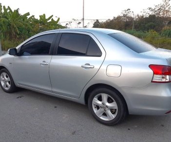 Toyota Vios 2010 - Xe màu bạc số sàn