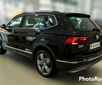 Volkswagen Tiguan 2022 - Sẵn xe tại showroom - Siêu giảm giá trong T2 - Booking khu vực miền Bắc