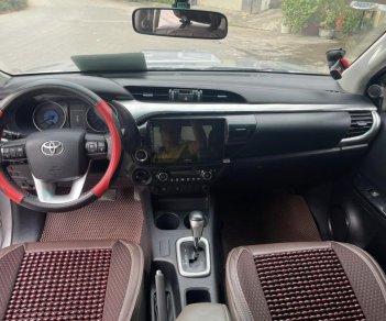 Toyota Hilux 2015 - Màu bạc, giá chỉ 660 triệu
