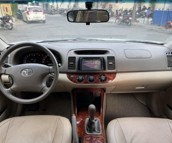 Toyota Camry 2003 - Màu ghi hồng