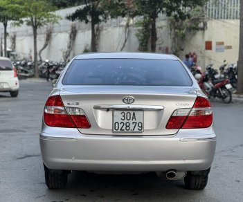 Toyota Camry 2003 - Màu ghi hồng