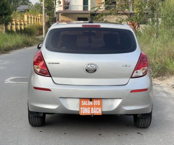 Hyundai i20 2013 - Xe màu bạc