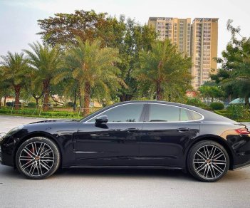 Porsche Panamera 2017 - Xe màu đen