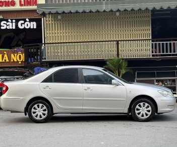 Toyota Camry 2003 - Màu ghi hồng