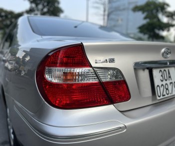 Toyota Camry 2003 - Màu ghi hồng