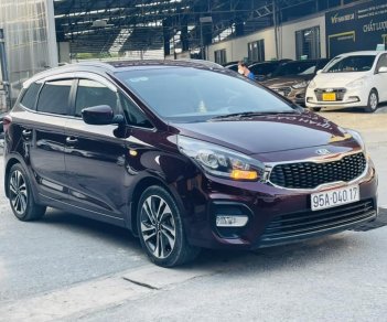 Kia Rondo 2018 - Màu đỏ, xe nhập