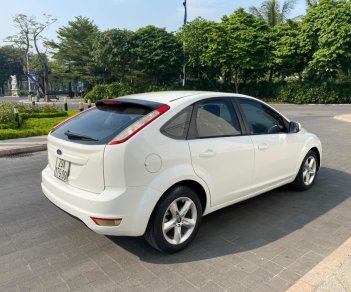 Ford Focus 2011 - Màu trắng, xe nhập số tự động, 280tr