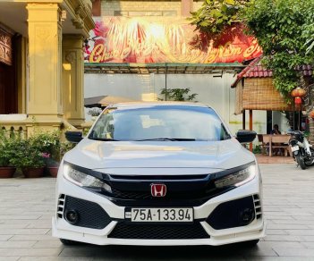 Honda Civic 2018 - Xe màu trắng