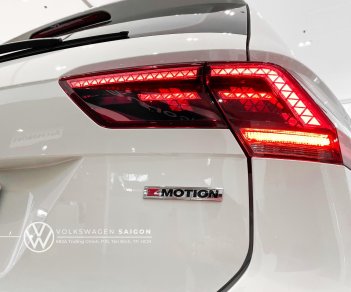 Volkswagen Tiguan 2022 - Giá tốt nhất miền Nam - Giảm 100% phí trước bạ - Tặng BHVC, tặng 5 năm bảo dưỡng, lãi suất 0%