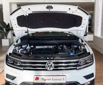 Volkswagen Tiguan 2022 - Giá tốt nhất miền Nam - Giảm 100% phí trước bạ - Tặng BHVC, tặng 5 năm bảo dưỡng, lãi suất 0%