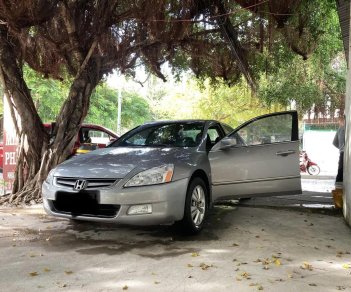 Honda Accord 2004 - Đăng kiểm còn dài