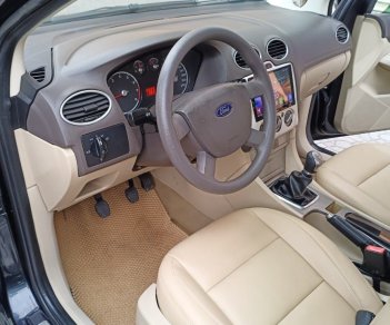Ford Focus 2011 - Xe màu đen số sàn giá hữu nghị
