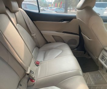 Toyota Camry 2019 - Màu đen, biển SG cực đẹp