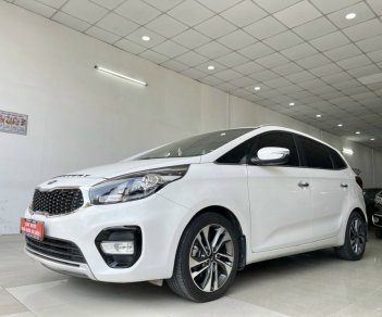 Kia Rondo 2017 - Màu trắng giá ưu đãi