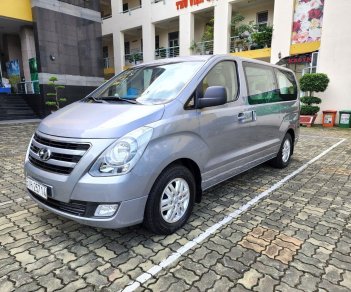 Hyundai Starex 2018 - Máy dầu 9 chỗ - Bảo hiểm 2 chiều, nệm da, camera de. Xe nhà trùm mền không chạy còn mới tinh