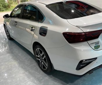 Kia Cerato 2019 - Xe màu trắng, giá chỉ 575 triệu