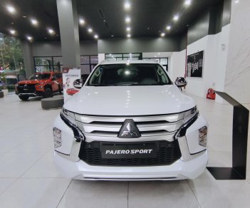 Mitsubishi Pajero Sport 2022 - Giá siêu khuyến mãi trong tháng, hỗ trợ 50% thuế trước bạ, giảm tiền, đủ màu, giao ngay