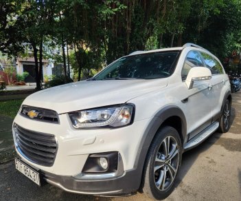 Chevrolet Captiva 2016 - Cần bán xe đăng ký 2017, màu trắng, gia đình sử dụng mới 98%