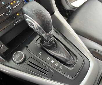 Ford Focus 2016 - Xe màu xám, giá cực tốt