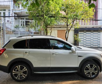 Chevrolet Captiva 2016 - Cần bán xe đăng ký 2017, màu trắng, gia đình sử dụng mới 98%