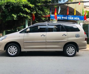 Toyota Innova 2013 - Xe màu bạc số tự động