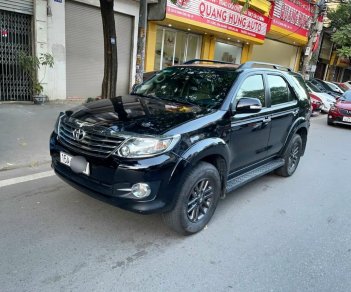 Toyota Fortuner 2015 - Xe màu đen số tự động giá ưu đãi