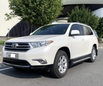 Toyota Highlander 2011 - Màu trắng, nhập khẩu số tự động