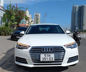 Audi A4 2017 - Màu trắng /nội thất nâu