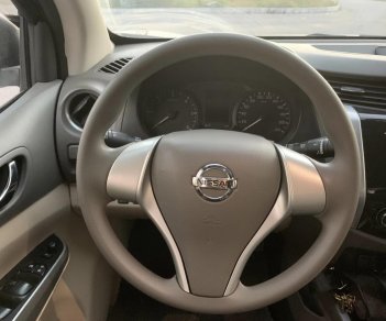 Nissan Navara 2018 - Xe màu trắng