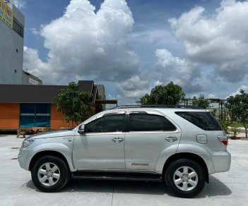 Toyota Fortuner 2009 - Màu bạc giá hữu nghị