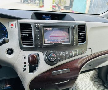 Toyota Sienna 2012 - Tặng ngay 1 miếng vàng thần tài - Miễn phí 100% thuế trước bạ khi mua xe trong tháng